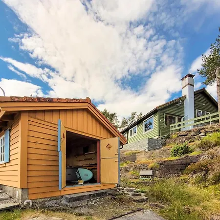 Stunning In Torvikbygd With Kitchen Holiday home Tyrvikbygd