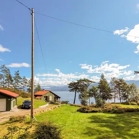Stunning In Torvikbygd With Kitchen Holiday home