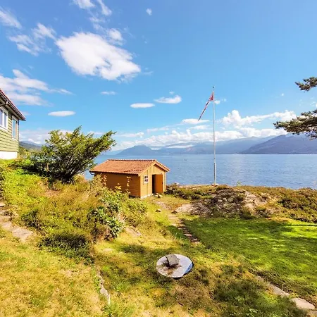 Stunning In Torvikbygd With Kitchen Holiday home